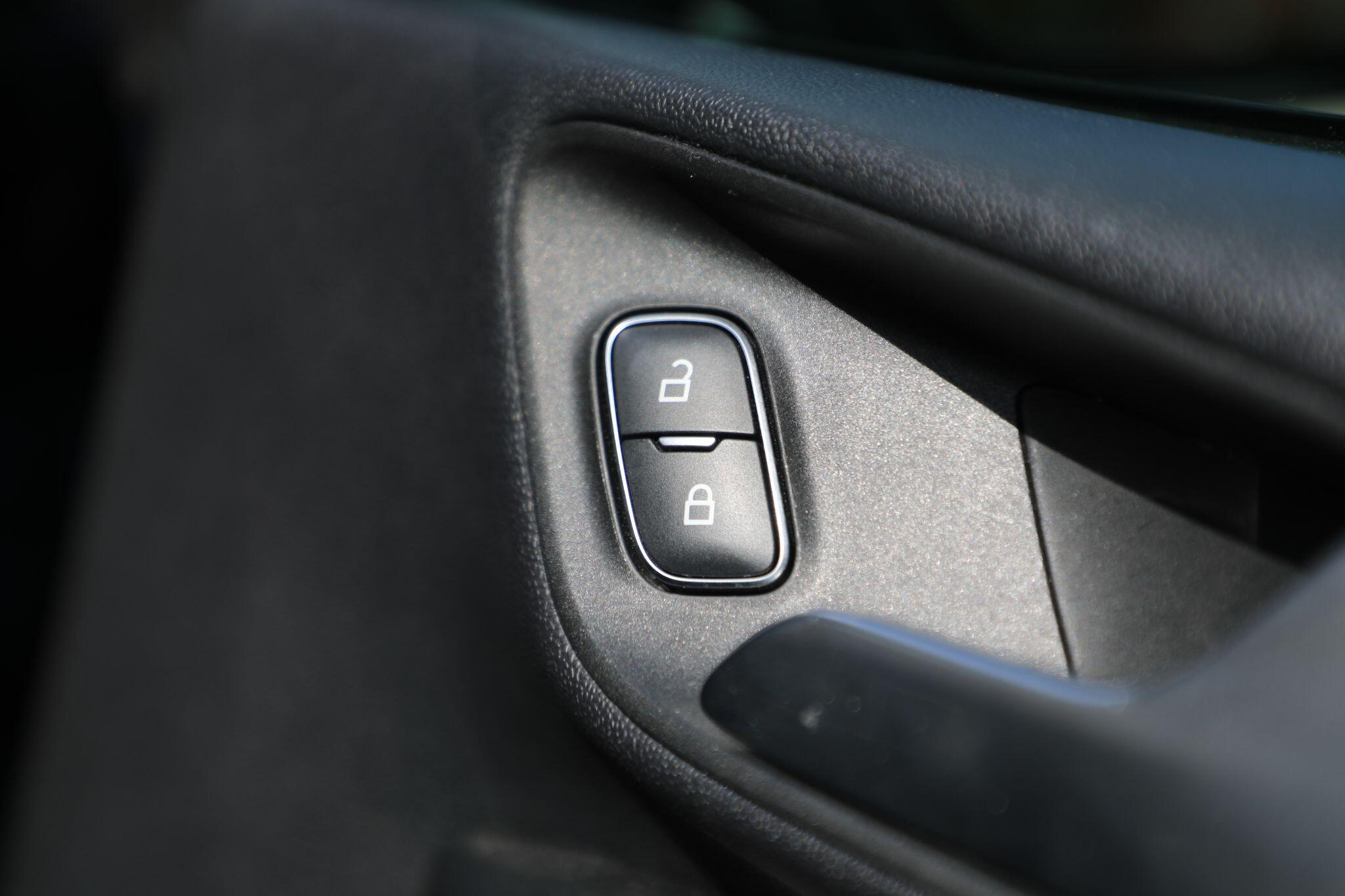 Large vehicle image